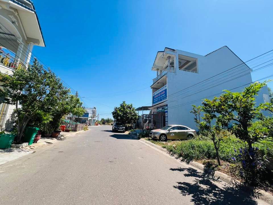 Đất nền KDC Bến Lội Lại An, Hàm Thắng 100m² giá 2 tỷ - Bán nhanh trước Tết!