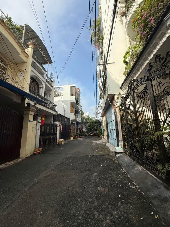 Nhà phố Tân Quý, 70m² giá 8.6 tỷ - Sẵn sàng vào ở ngay!