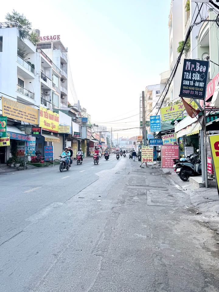 Nhà mặt tiền kinh doanh Tân Phú 74m² giá 9.5 tỷ - Tiềm năng sinh lời cao!