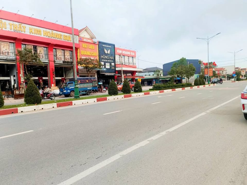 Bán gấp FrontHouse mặt đường Trần Phú 239m² giá 16 tỷ - Kinh doanh sầm uất!