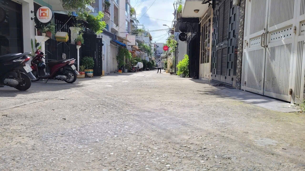 Nhà riêng Cách Mạng Tháng 8, Quận Tân Bình, 50m² giá 10 tỷ - Xây dựng tâm huyết, gần chợ