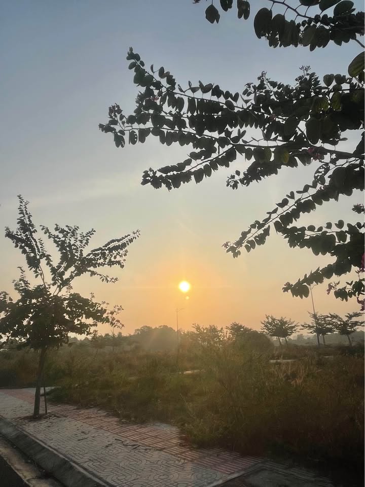 Đất nền góc 2 mặt tiền tại TDC Hòa Long 135m² chỉ 2 tỷ - Cơ hội vàng đầu tư!