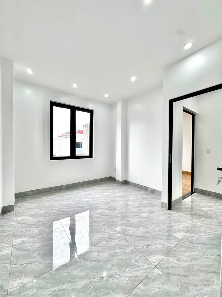 Nhà 3 tầng độc lập tại Trần Nguyên Hãn, 35m² chỉ 3.19 tỷ - Sẵn sàng về ở!