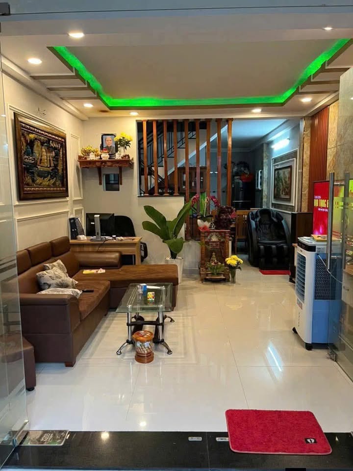 Nhà ở xã Bà Điểm, Hóc Môn 48m² giá 3.5 tỷ - Sổ hồng chính chủ, nội thất đầy đủ!