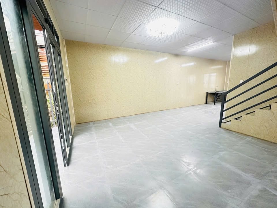 Nhà bán Ngô Thì Sỹ, Đà Lạt 85m² giá 2 tỷ - Chính chủ, gần trung tâm!