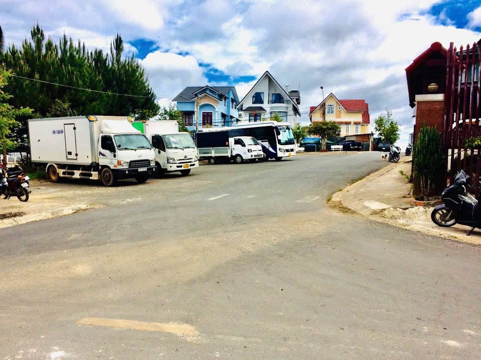 Nhà phố Nguyễn Tự Lực, Đà Lạt 72m² giá 7.9 tỷ - Vị trí đẹp, tiện ích đầy đủ!