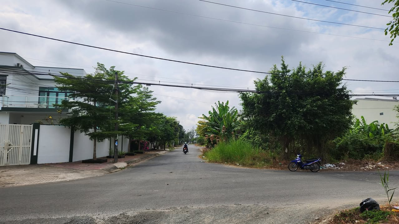 Bán đất nền biệt thự KDC Địa Ốc Bạc Liêu 616,51m² - Vị trí đắc địa, thuận tiện cho cuộc sống!