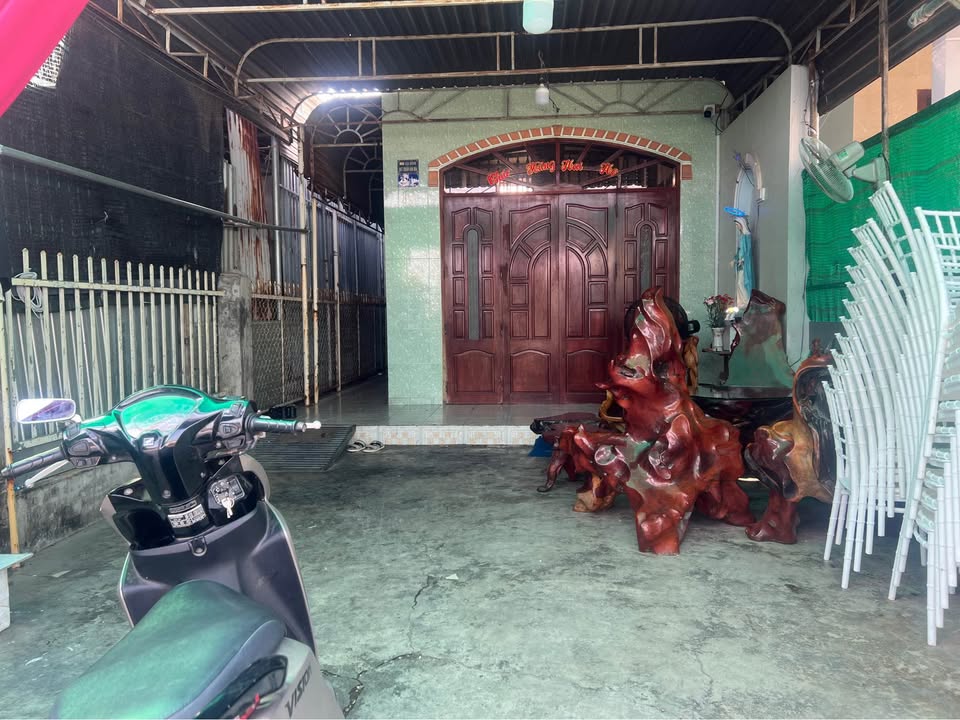 Nhà chính chủ Phước Hưng, 204m² giá 2.3 tỷ - Cách biển chỉ 700m!