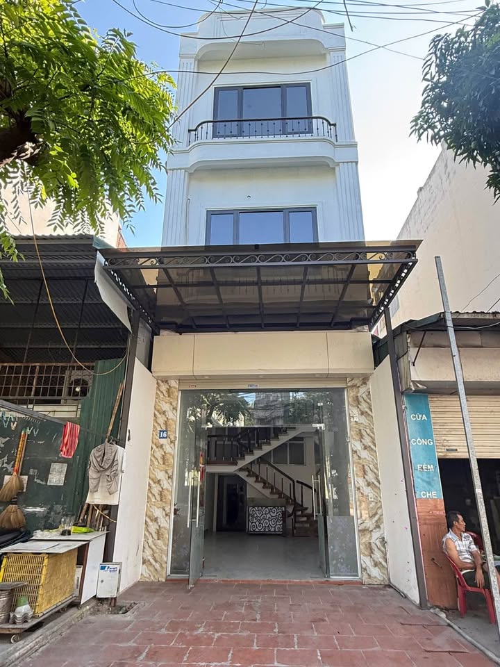 Nhà đẹp 3 tầng 63m² tại Cao Xanh, Hạ Long - Giá chỉ 6 tỷ thương lượng!