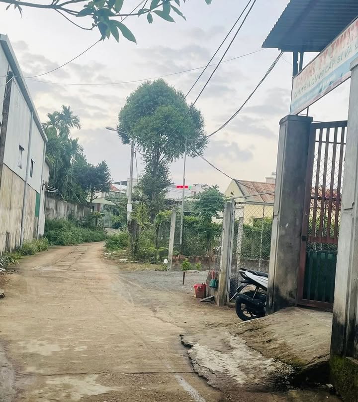 Đất nền Trần Nam Trung, TP Quảng Ngãi 130m² giá 1.4 tỷ - Đường ô tô thoải mái!