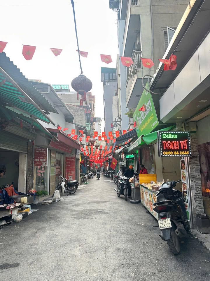 Nhà phố 23 Ngõ Chợ Xuân La 40m² giá thỏa thuận - Vị trí đắc địa, đầy đủ nội thất