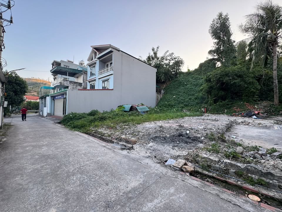 Đất nền Khu 10 Bãi Cháy 73m² giá 2 tỷ - Vị trí đắc địa gần Quốc lộ 18A!