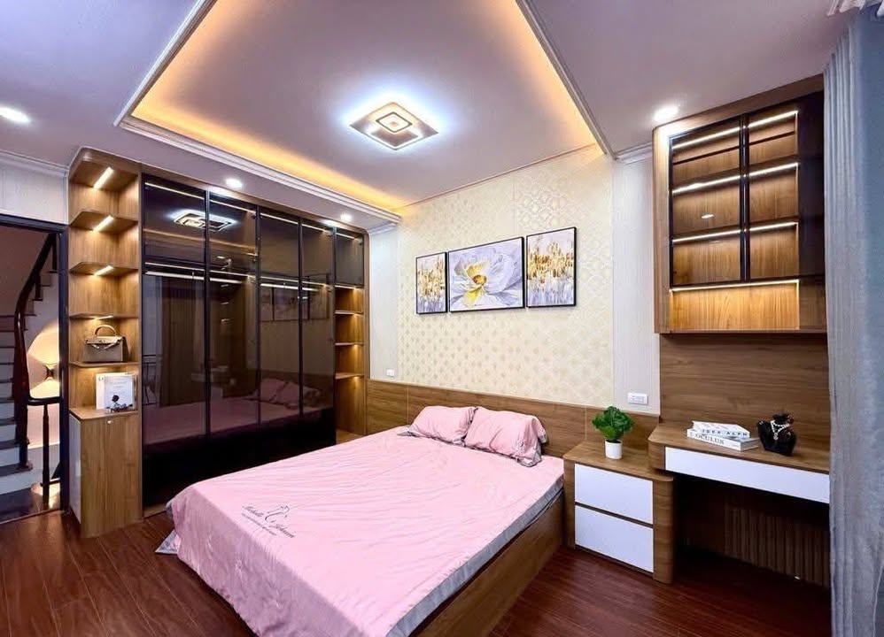 Nhà đẹp Định Công, Hoàng Mai 36m² giá 9.3 tỷ - Ô tô đỗ cửa, vào ở ngay!