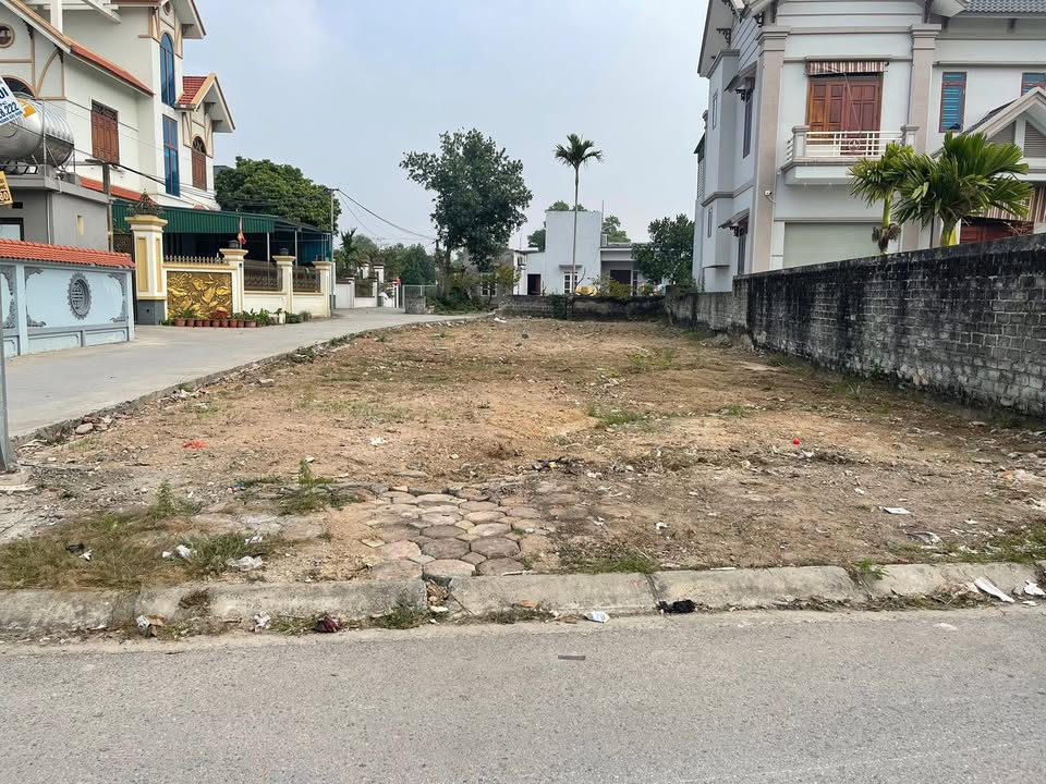 Đất nền lô góc 2 mặt tiền KDC Đồi Thông, Chí Minh, 331.6m² - Giá tốt không thể bỏ qua!