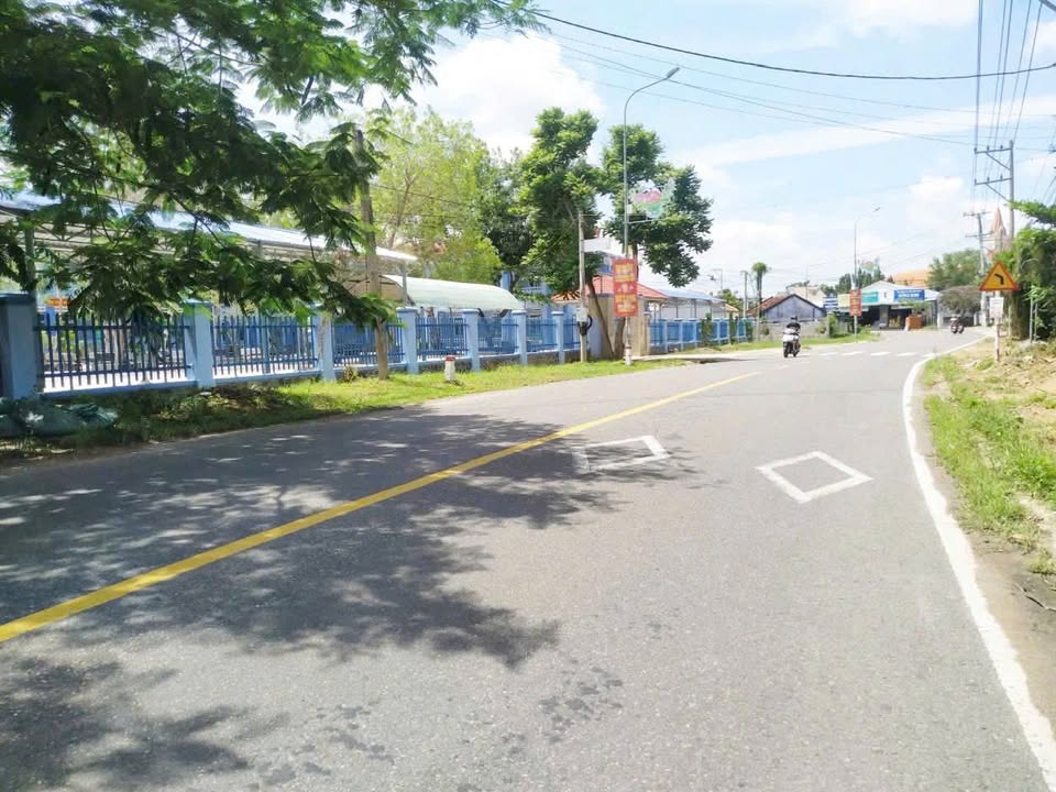 Dãy Nhà Trọ 8 Phòng Mặt Tiền Nguyễn Thị Minh Khai 226m² giá 3 tỷ - Cơ hội đầu tư hấp dẫn!