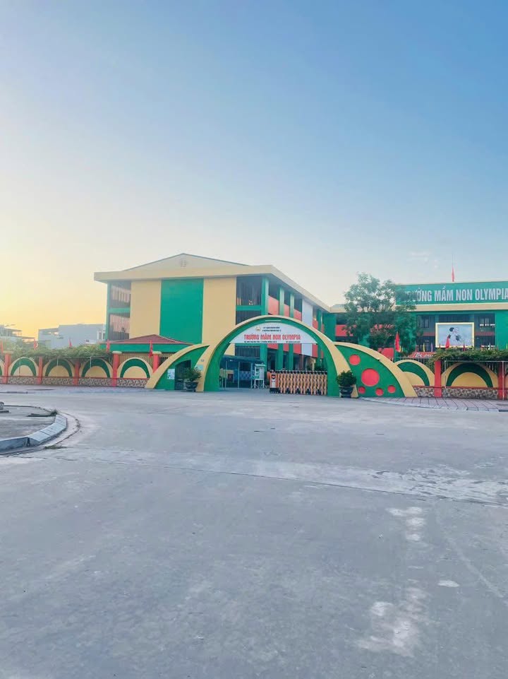 FrontHouse Móng Cái 90m² giá 2 tỷ - Kinh doanh thuận lợi!