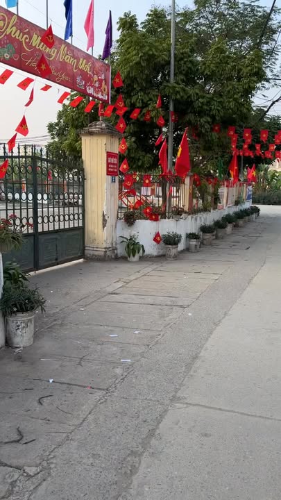 Nhà bán Di Trạch 32,5m² giá 5 tỷ - Thiết kế 5 tầng đầy đủ tiện nghi!