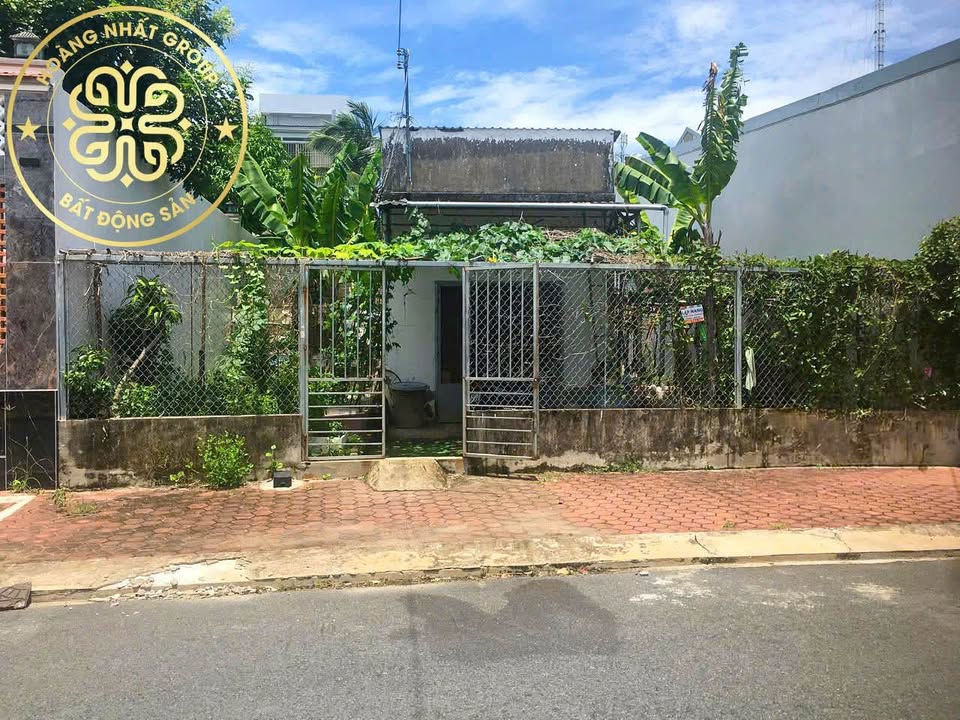 Đất nền mặt tiền Lê Hoàng Thá, Cà Mau 300m² giá 6.5 tỷ - Sổ hồng chính chủ, thương lượng ngay!