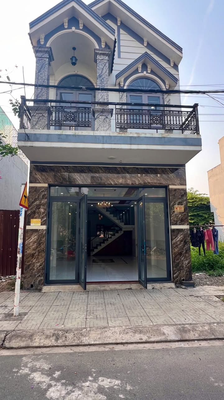 Nhà bán khu dân cư Xuyên Á, Long An 80m² giá 3.09 tỷ - Thiết kế hiện đại, tiện ích đầy đủ!