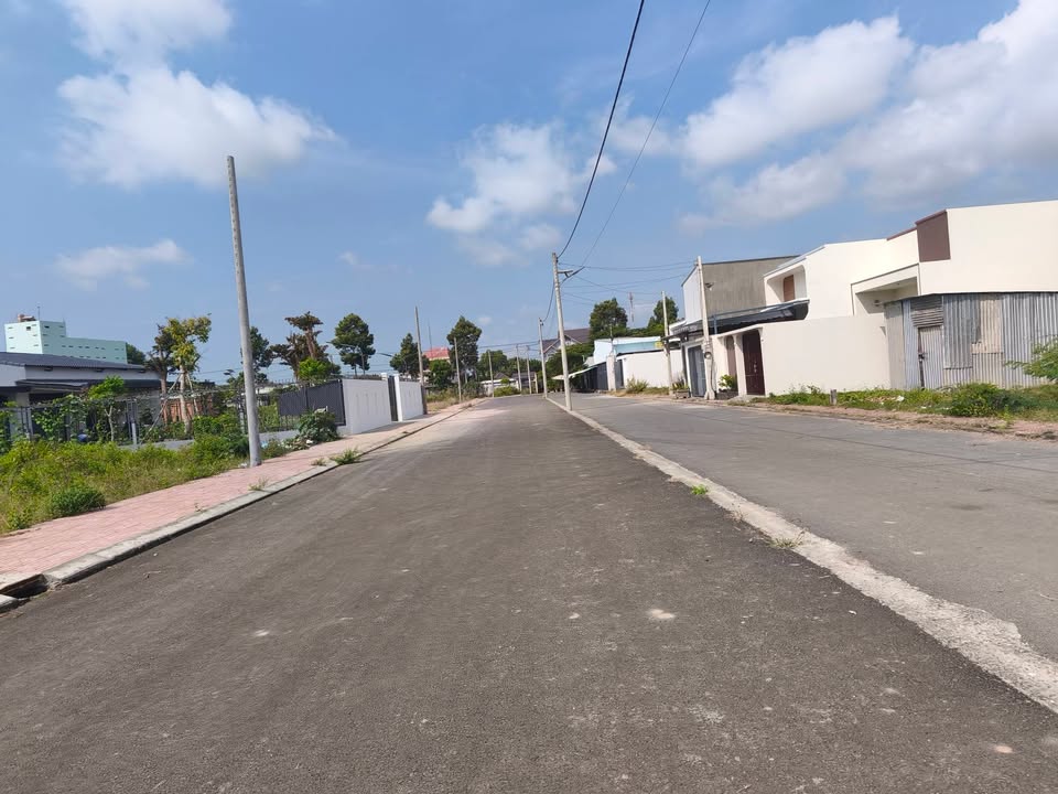 Đất nền Trà Vinh 133m² giá thỏa thuận - Sổ đỏ chính chủ, thổ cư 100%!