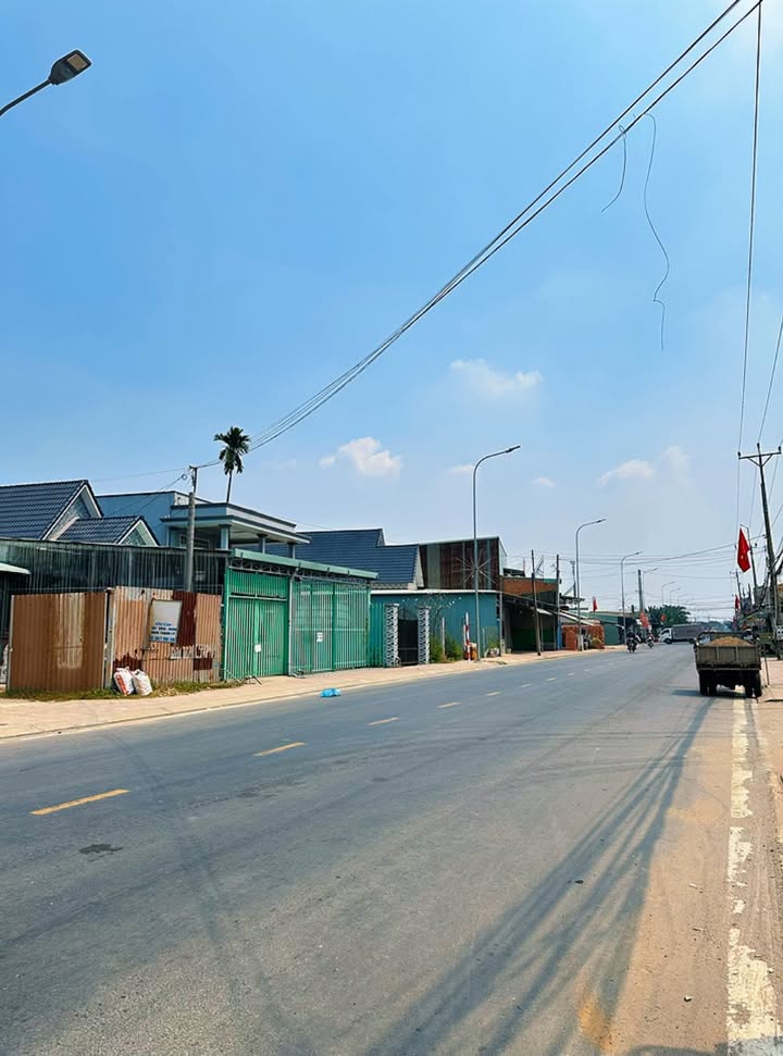 Nhà 1 trệt 1 lầu tại Phước Lý Tây Ninh 100m² giá 2.95 tỷ - Hoàn công và tặng nội thất!