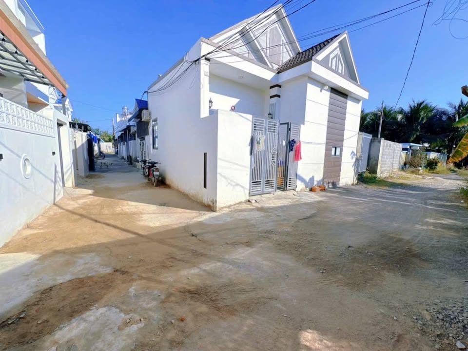 Nhà 1 Trệt 1 Lầu Mới Xây Tại Xã Diên Sơn 66m² giá 1.75 tỷ - Thiết kế hiện đại, đầy đủ tiện nghi!