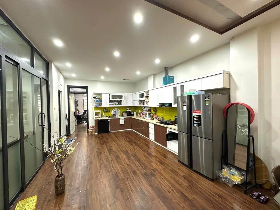 Nhà FrontHouse Trần Hưng Đạo, 130m², giá chỉ 5 tỷ - Kinh doanh ngay!