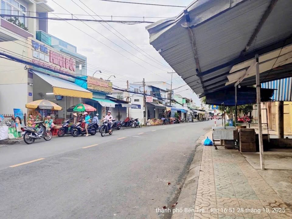 Đất Mặt tiền đường Hoàng Lam, Bến Tre 233m² giá chỉ 7 tỷ - Cơ hội đầu tư tuyệt vời!