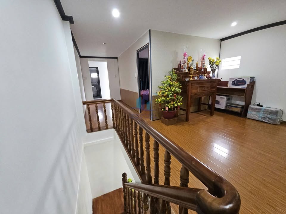 Nhà Lê Hồng Phong Đà Lạt 75m² giá 3.1 tỷ - Vị trí trung tâm, nội thất cơ bản!