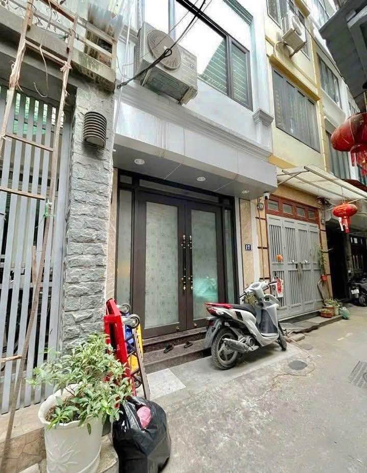 Nhà phố Phạm Văn Đồng, Đống Đa 35m² giá 8 tỷ - Full đồ nội thất, sẵn sàng vào ở!