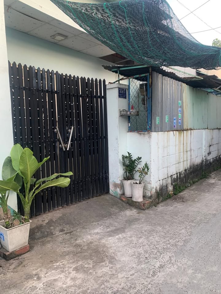 Nhà bán Phường Linh Trung 42m² giá 1.2 tỷ - Gần chợ, trường học, bệnh viện