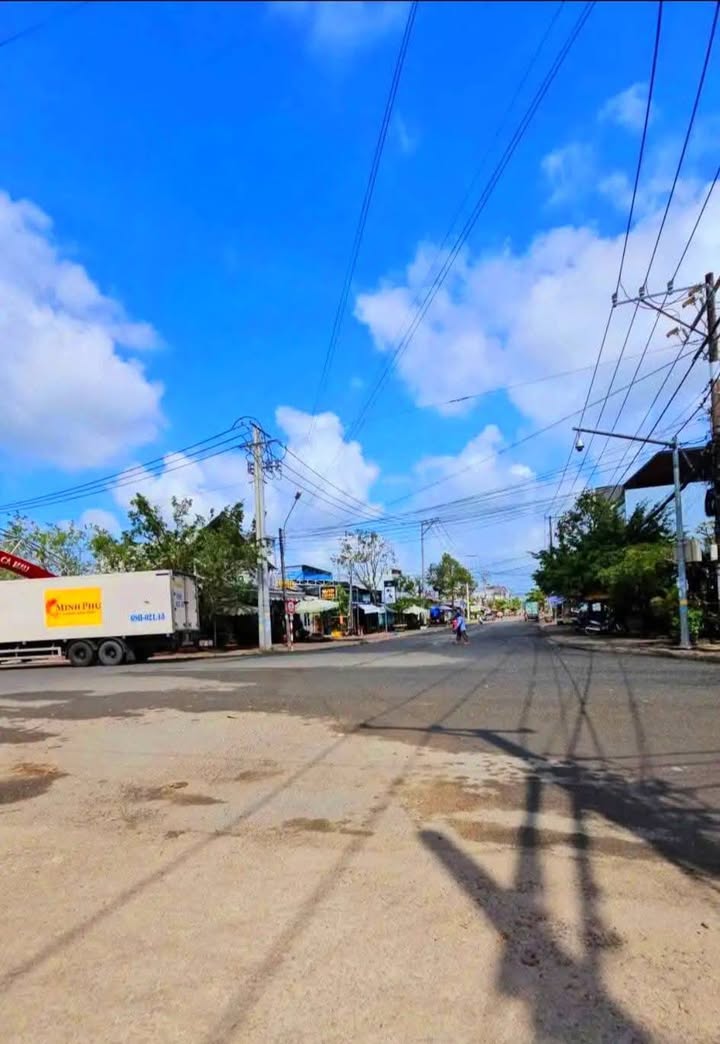 Đất nền mặt tiền Lý Văn Lâm - 621m² giá thỏa thuận - Cơ hội đầu tư hấp dẫn!