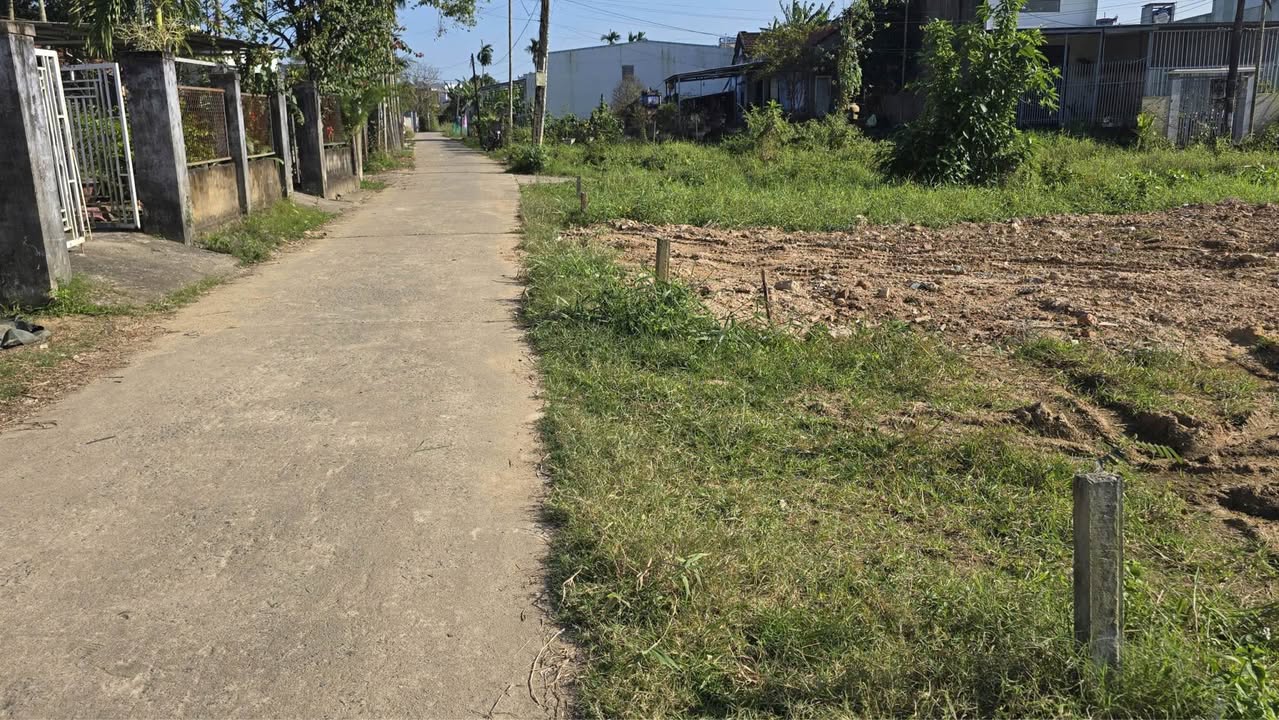 Đất nền Hòa Tiến 100m² giá 1.65 tỷ - Tiềm năng tăng giá cao!