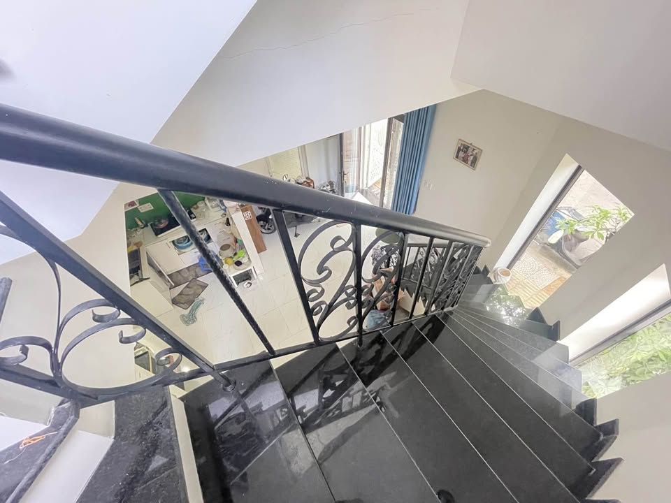 Nhà 3 tầng tại Ngũ Hành Sơn Đà Nẵng 108m² giá 15 tỷ - Đầu tư sinh lời cao!