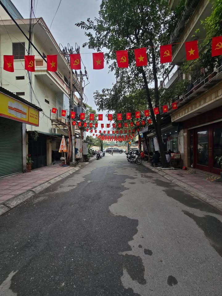 Nhà riêng Lê Trọng Tấn, Thanh Xuân 46m² giá 18.6 tỷ - Thiết kế hiện đại, pháp lý rõ ràng!