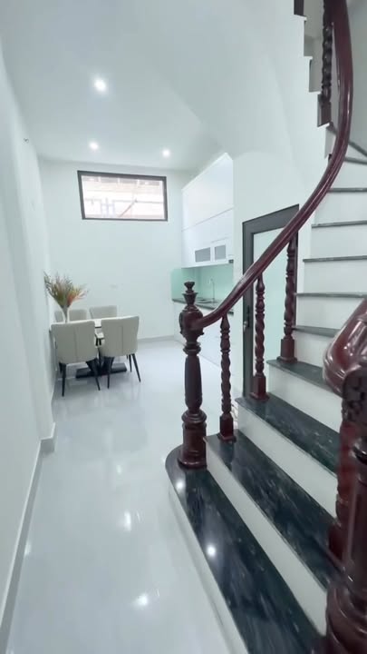 Nhà phố Thái Hà 32m² giá 10.3 tỷ - Ô tô sát nhà, chính chủ!