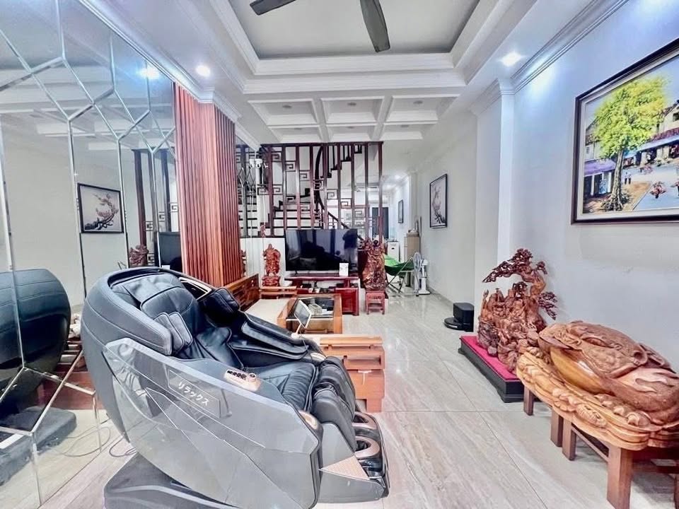 Nhà phố Bồ Đề Long Biên 46m² giá 12 tỷ - Ô tô đỗ cửa