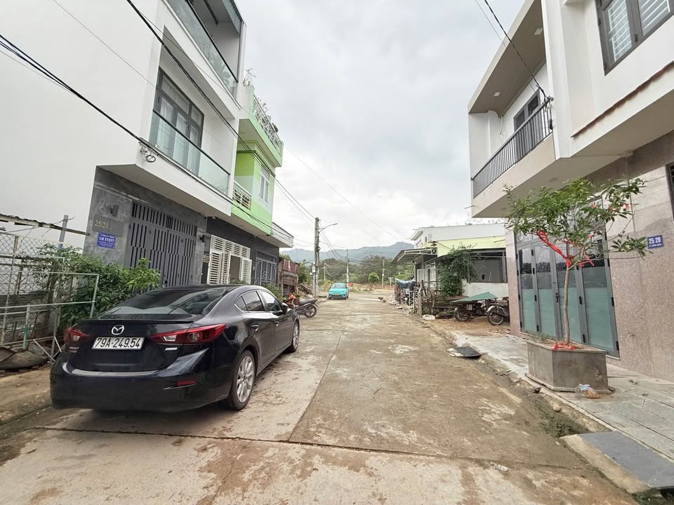 Nhà 1 trệt gác lửng Đường Lê Công Hạnh, Nha Trang 52m² giá 3.85 tỷ - Chính chủ bán gấp!