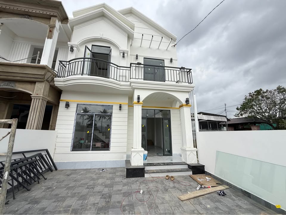 Nhà 2 tầng Diên Lạc, Diên Khánh 101m² giá 1.39 tỷ - Hoàn thiện gần xong!