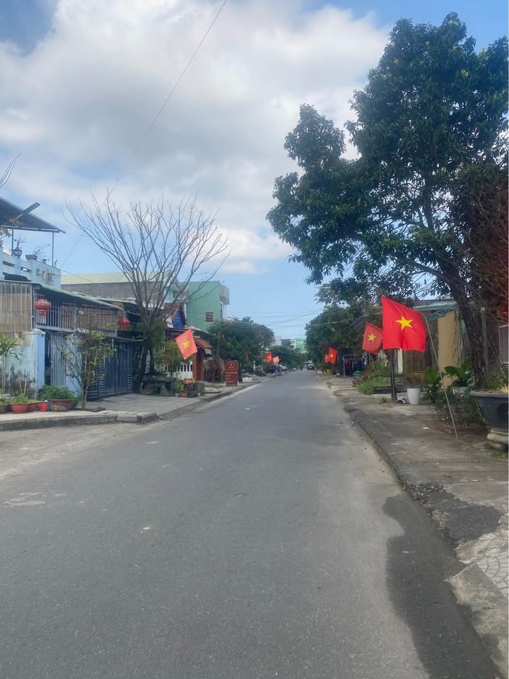 Đất nền liền kề đường Lê Đình Thám, TP. Đà Nẵng 147m² giá 2 tỷ - Gần công viên xanh mát!