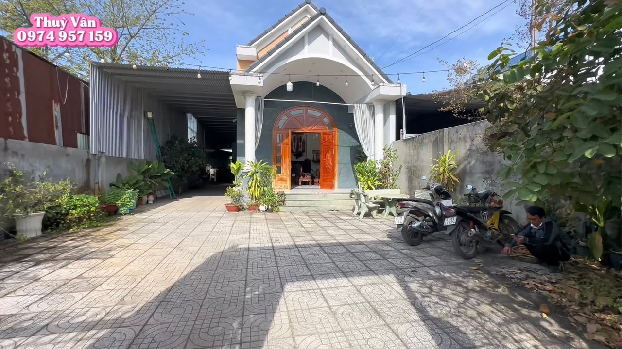 Nhà Mái Thái Đẹp Xã Bình Minh 534m² giá 4.2 tỷ - Hướng Đông Nam, Gần QL1A!