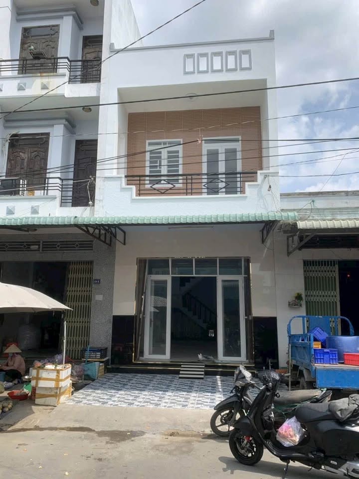 Nhà phố 2 tầng Đường số 14, Thị trấn Bến Lức 87m² giá 4.65 tỷ - Nhà mới đẹp lung linh!