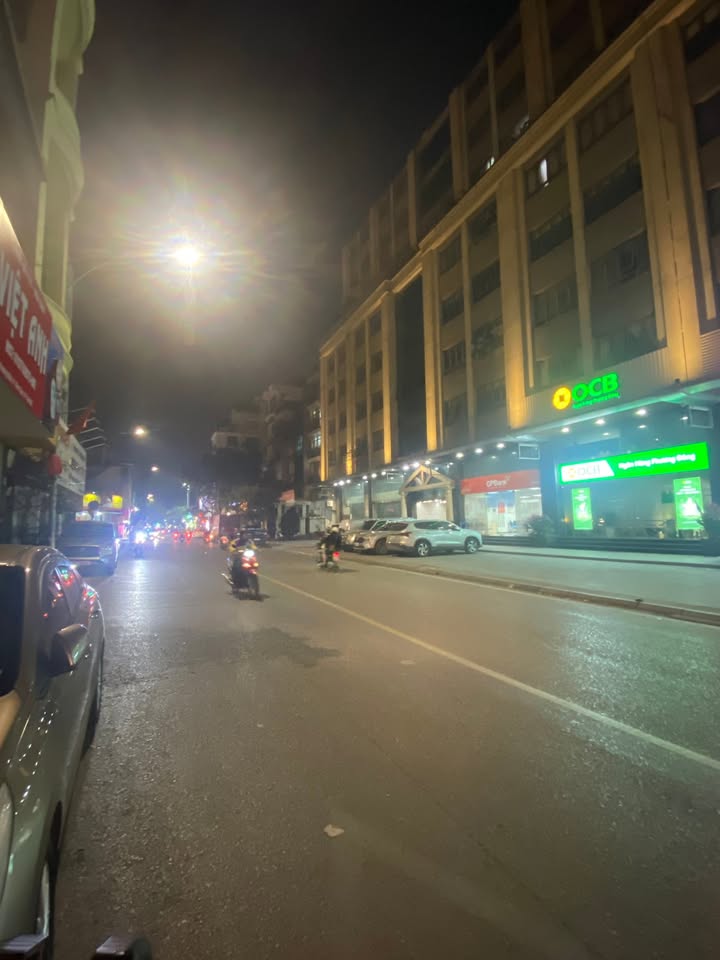 Nhà mặt phố Phương Mai, Đống Đa 50m² giá 18.9 tỷ - Ô tô vào nhà, lô góc kinh doanh!