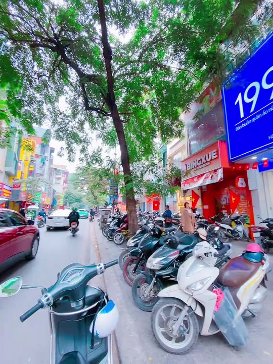 Toà nhà FrontHouse mặt phố Chùa Láng 115m² giá 115 tỷ - Mới 100%!