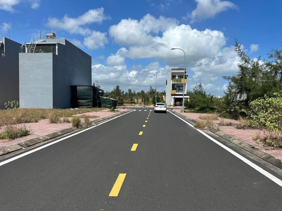 Lô đất đẹp 95m² tại Khu Đấu Giá Đường 1/4, Buôn Ma Thuột - Giá chỉ 2 tỷ!