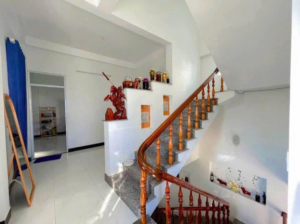 Nhà phố 3 tầng mặt tiền Võ Văn Dũng, Phường 9, Tuy Hoà 57.5m² - Căn góc thoáng đẹp!