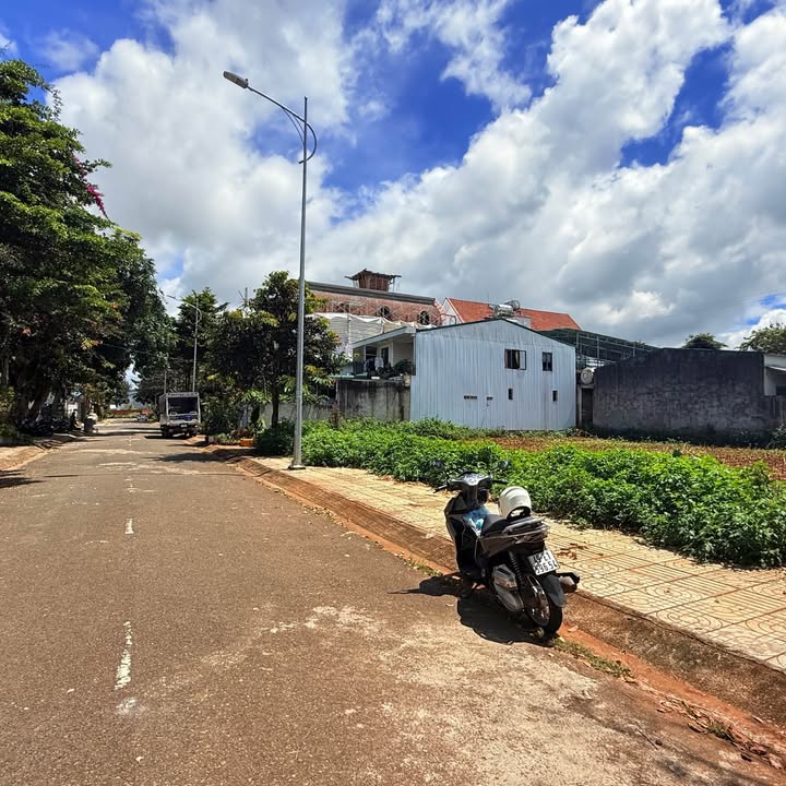 Biệt thự đẹp tại Đức Trọng 315m² giá 8 tỷ - Sổ hồng chính chủ