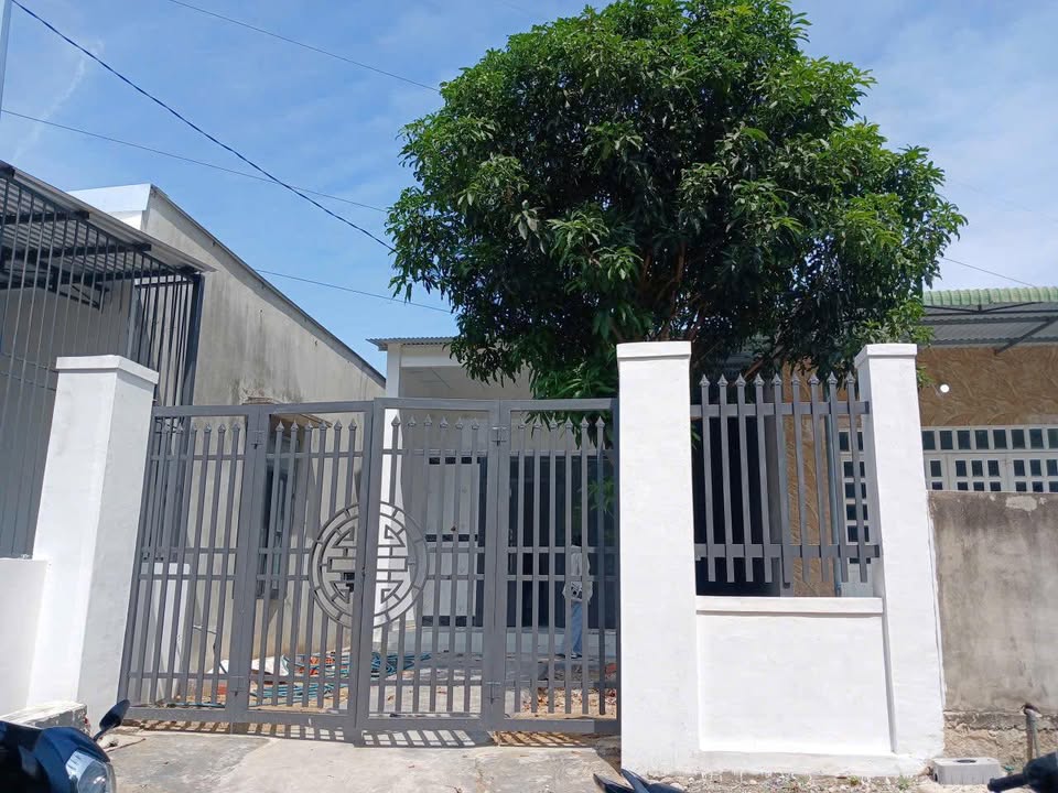 Nhà riêng Cam An Nam, Cam Lâm 240m² giá 1.6 tỷ - Sẵn sàng vào ở ngay!