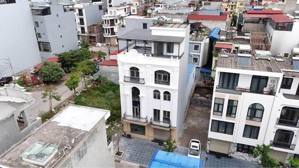 Townhouse Độc Lập Đường Thiên Lôi 60m² giá 9 tỷ - Thiết kế hiện đại, thang máy tiện lợi!