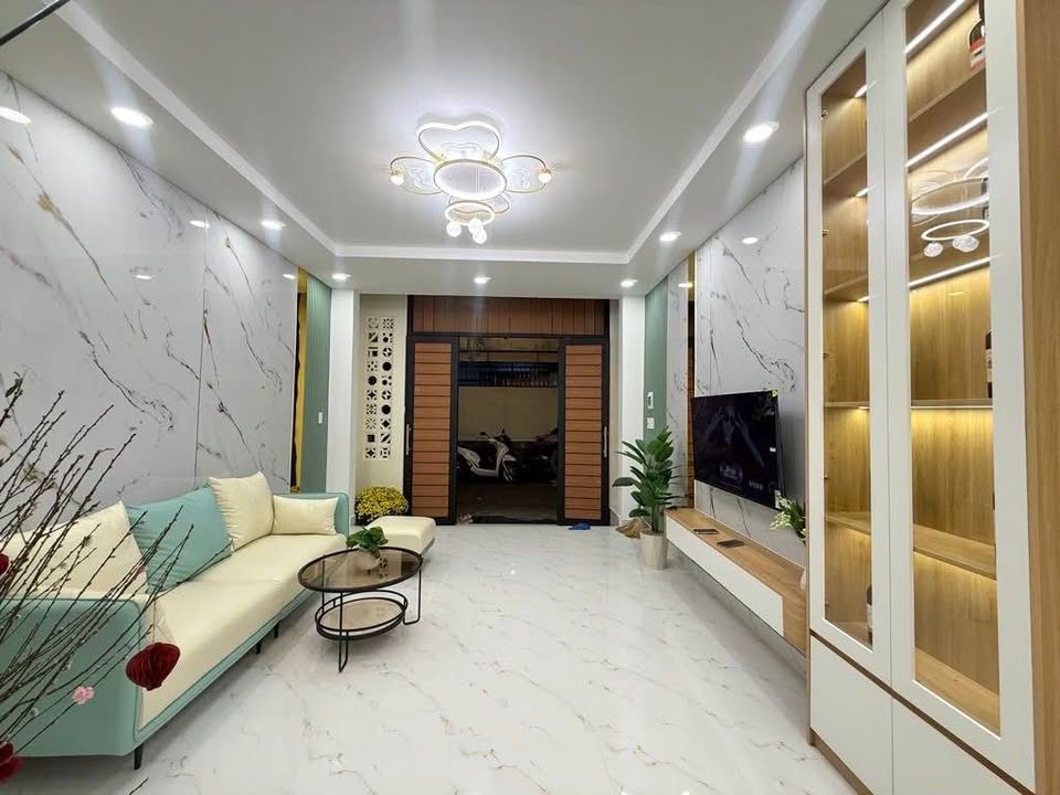 Nhà riêng Thích Quảng Đức, Quận Phú Nhuận, 52m² giá 9 tỷ - Đầy đủ nội thất, hẻm xe hơi thông!